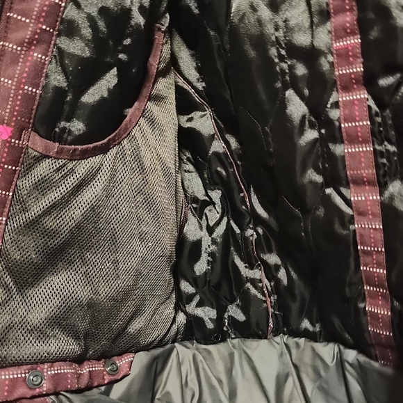 Helly Hansen winter coat - Picture 7 of 9